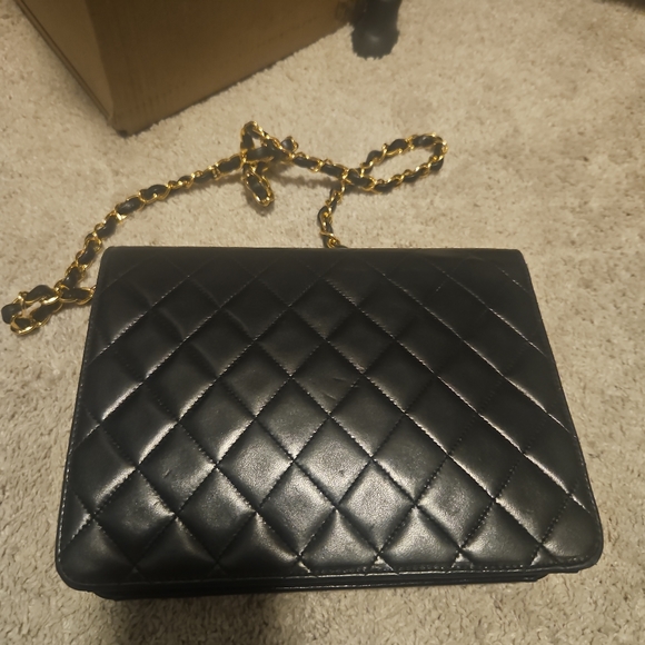 Chanel Lambskin Small Single Flap bag - Picture 9 of 11